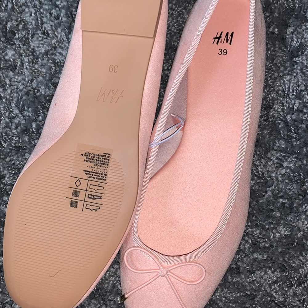 Shoes - Picture 4 of 5